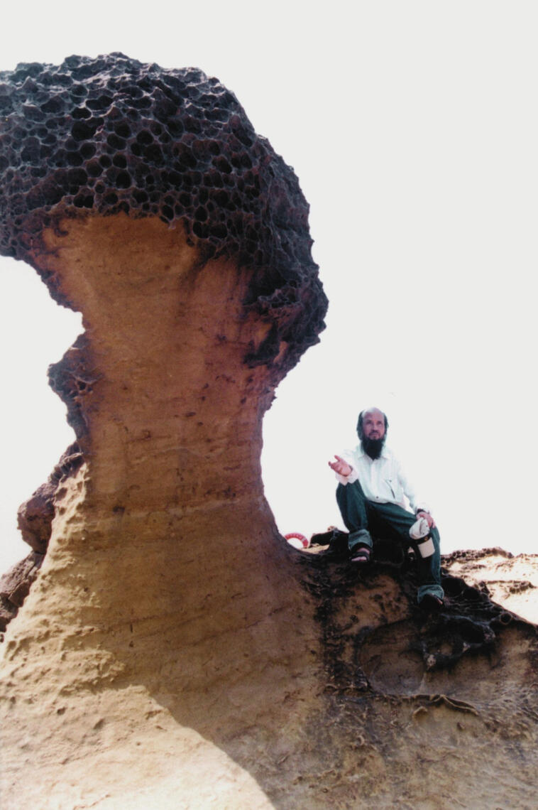 25.不相信美感的修辭,只相信經驗的真實。