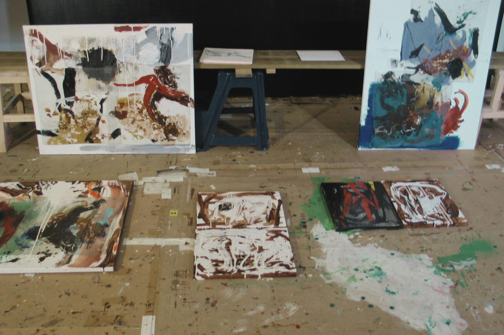 14.工作室的創作，不僅是畫布上的行動，也是時間、經歷、生活事件的累積。